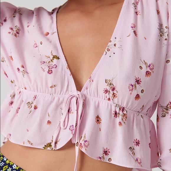 Aritzia Tops - NWOT Sunday Best New Cropped Tie-Front Blouse